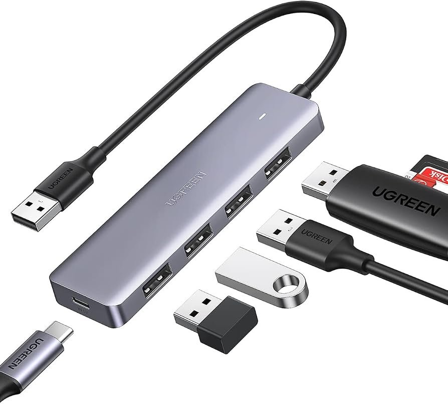 Adaptador Hub Ugreen de 4 puertos USB-A 3.0 y USB-C